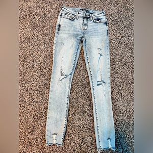 ripped light wash arizona jeans size 3